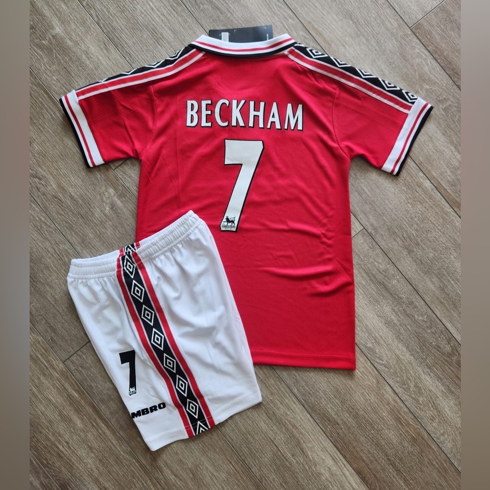 Manchester United Beckham 7 Retro set for kids